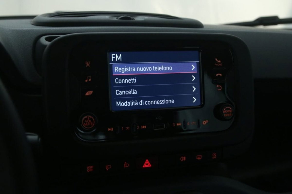 Fiat Panda 1.0 FireFly S&S Hybrid City Cross (16)