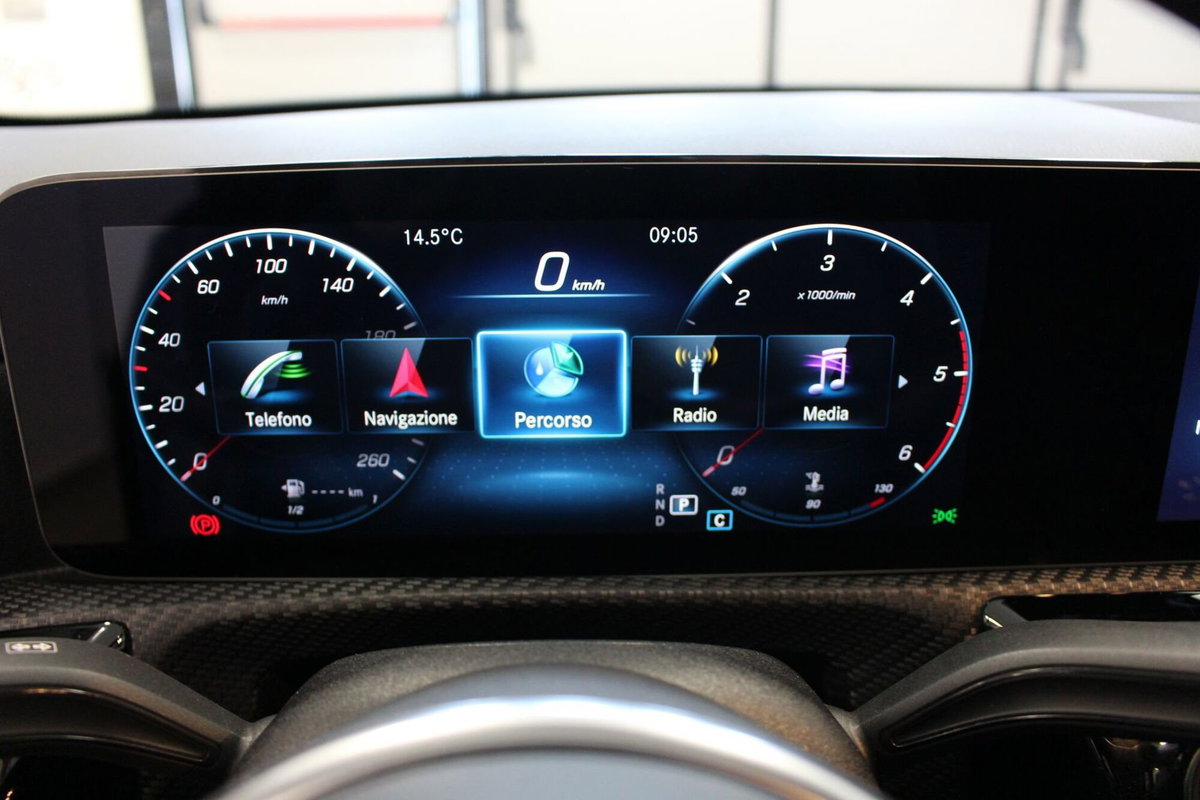 Mercedes-Benz Classe A 180 d Automatic Sport (11)