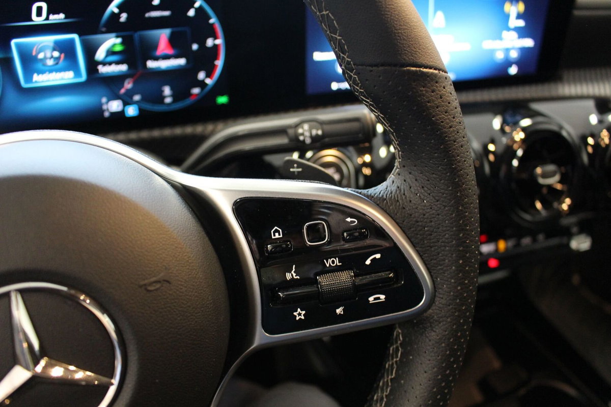 Mercedes-Benz Classe A 180 d Automatic Sport (13)