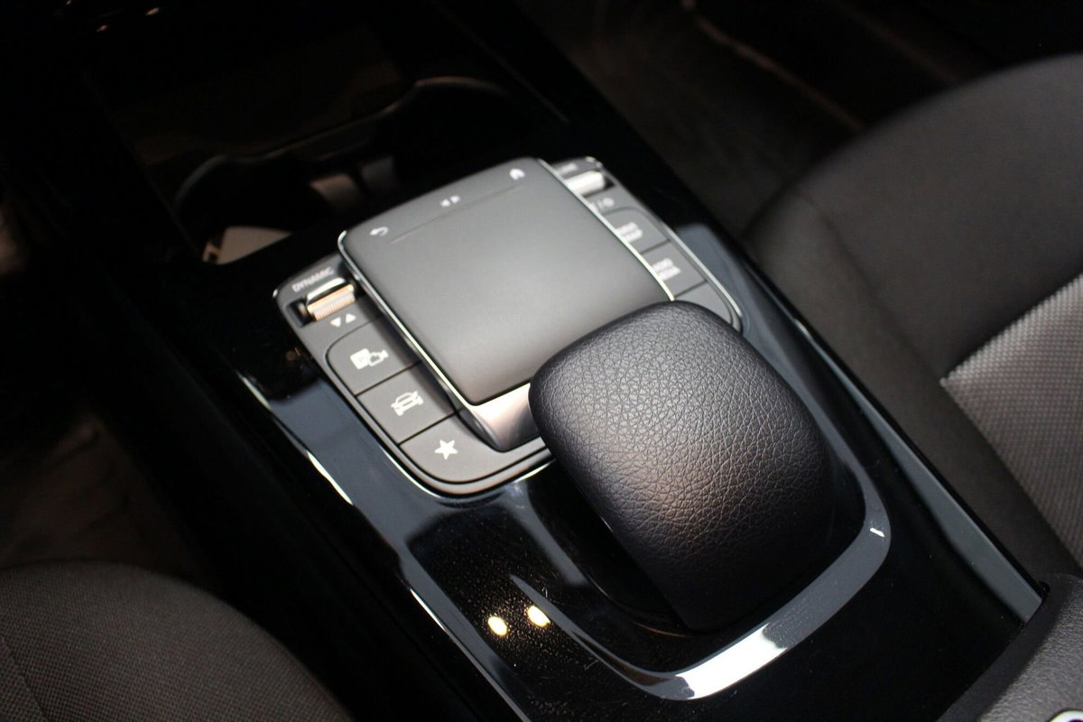 Mercedes-Benz Classe A 180 d Automatic Sport (14)