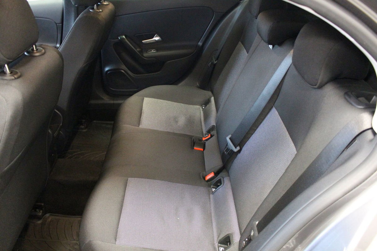 Mercedes-Benz Classe A 180 d Automatic Sport (9)