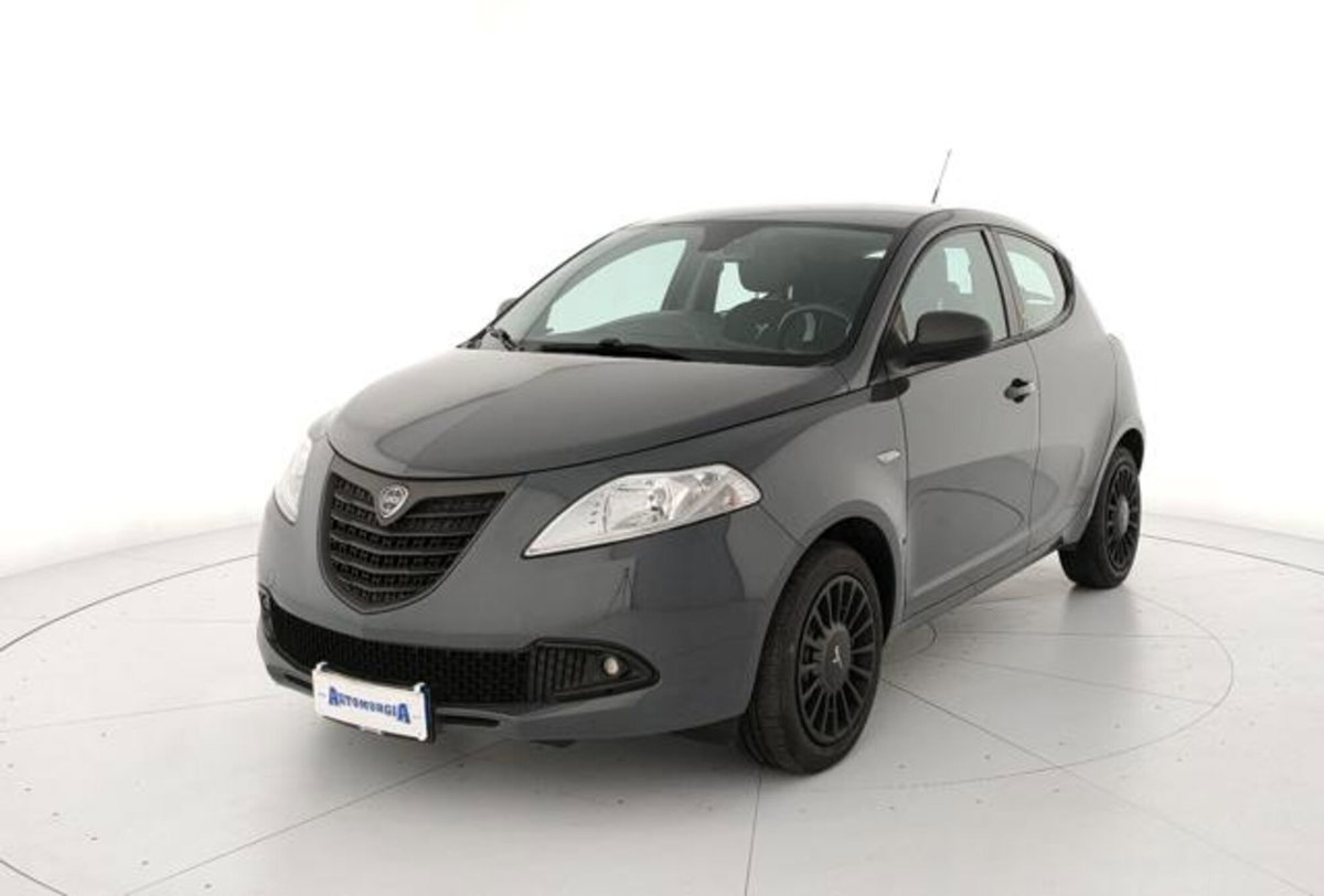 Lancia Ypsilon 1.2 69 CV 5 porte Elefantino (2)