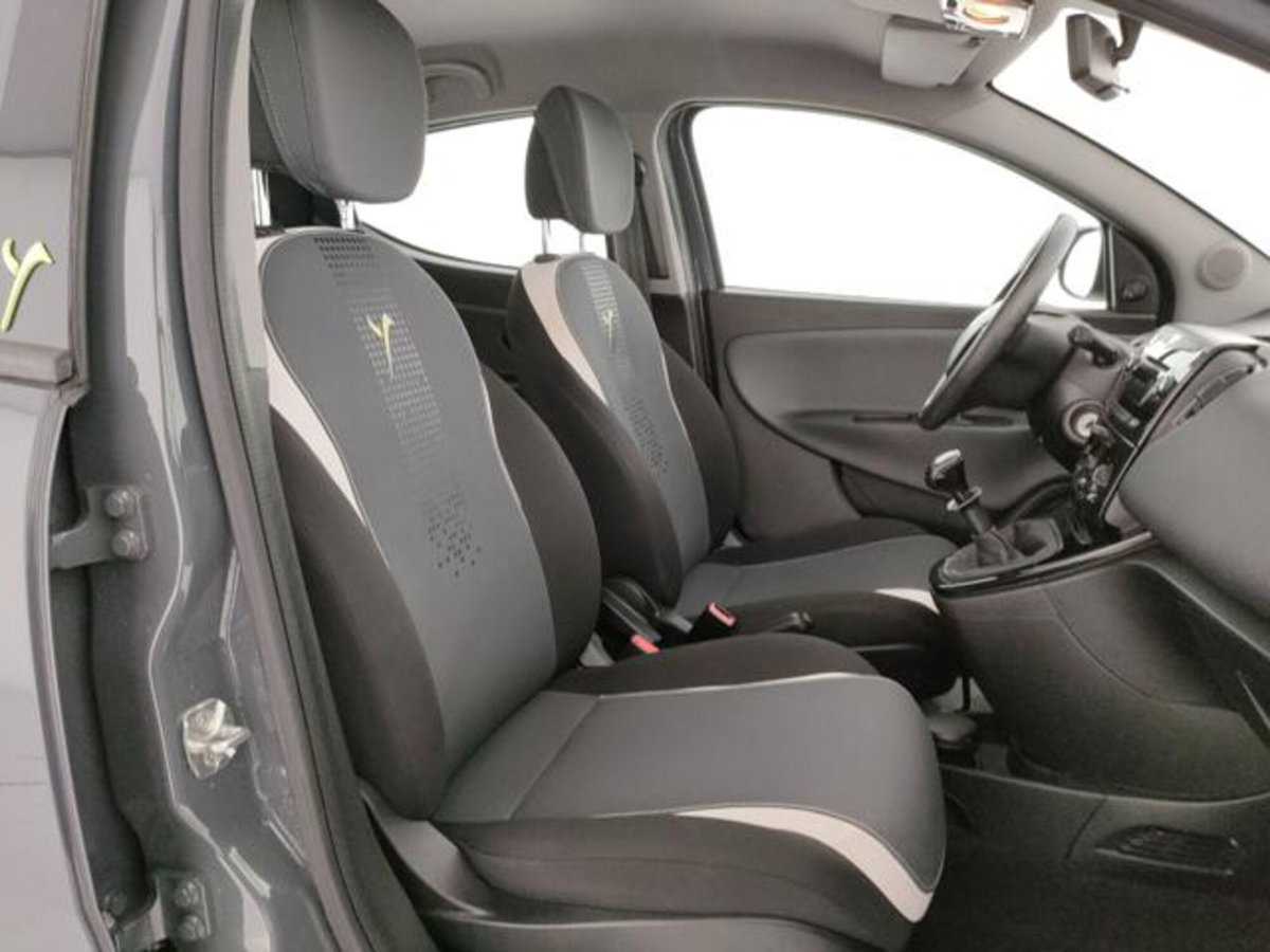 Lancia Ypsilon 1.2 69 CV 5 porte Elefantino (5)