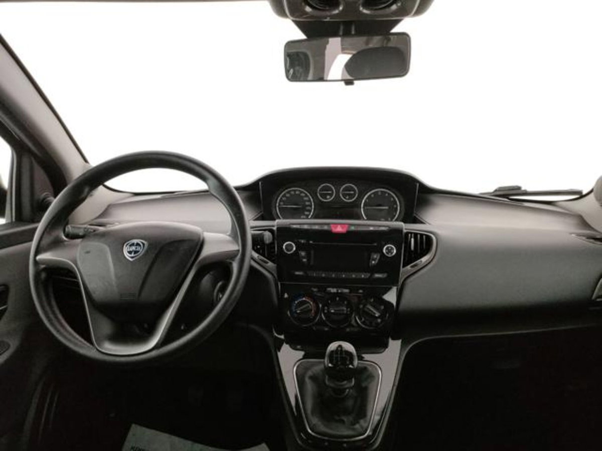 Lancia Ypsilon 1.2 69 CV 5 porte Elefantino (7)