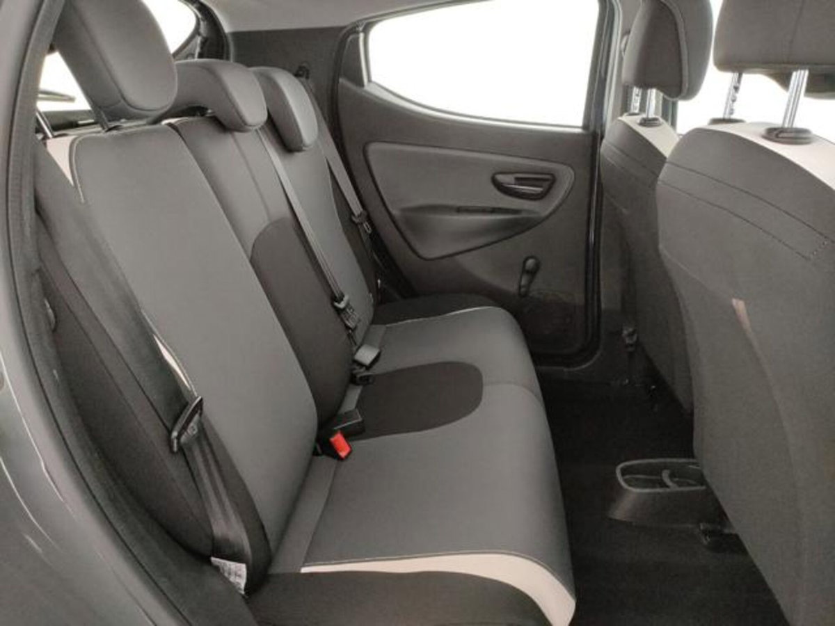 Lancia Ypsilon 1.2 69 CV 5 porte Elefantino (9)