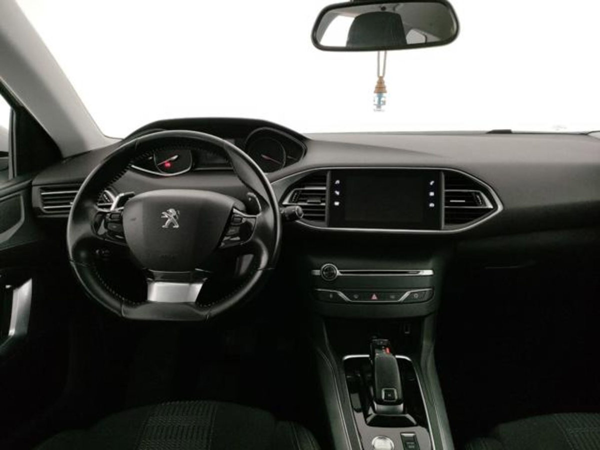 Peugeot 308 SW BlueHDi 130 S&S EAT6 Allure (8)