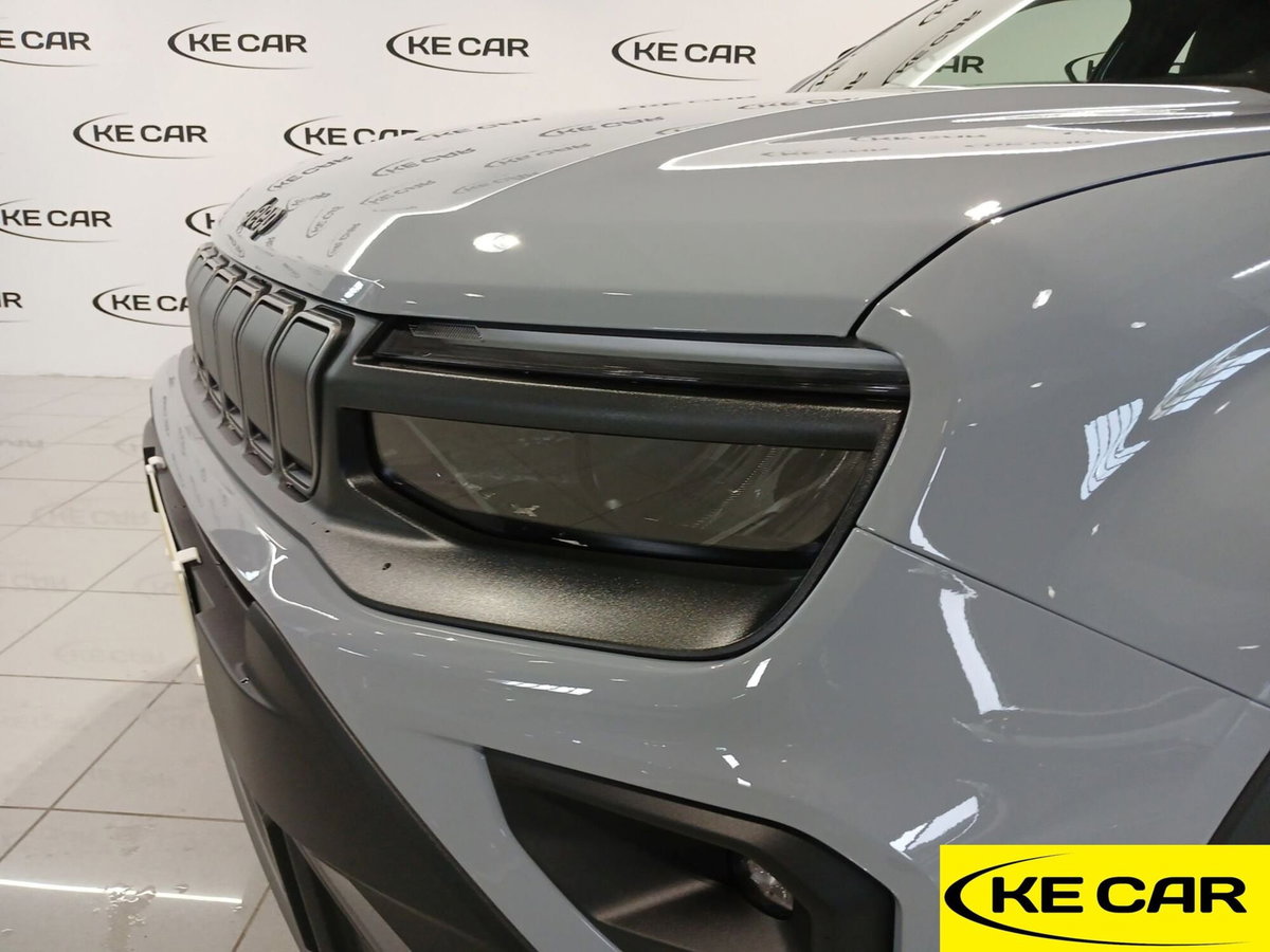 Jeep Avenger 1.2 turbo e-hybrid mhev Upland 4xe 145cv edct6 (9)