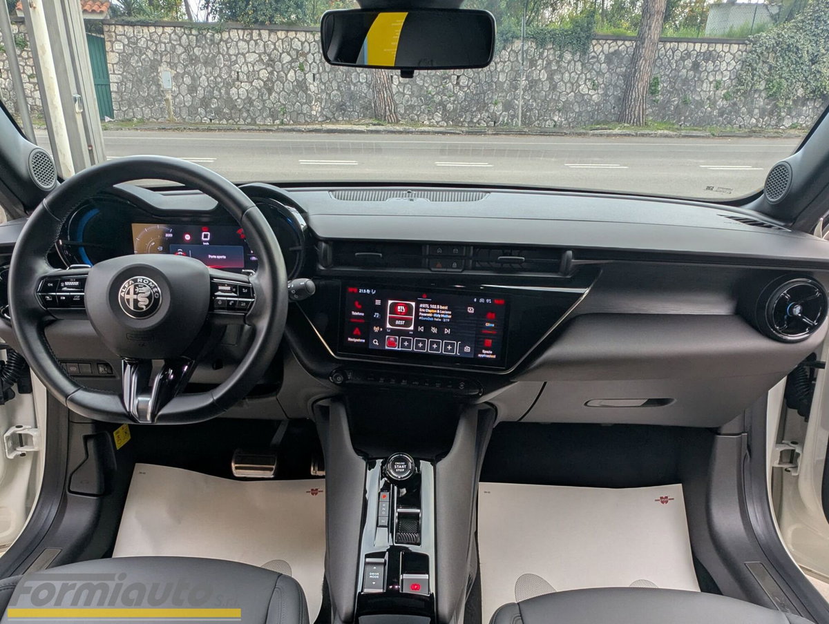 Alfa Romeo Junior 1.2 ibrida Speciale 145cv edct6 (12)
