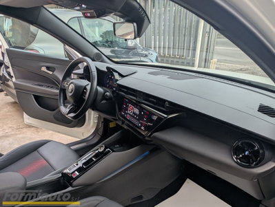 Alfa Romeo Junior 1.2 ibrida Speciale 145cv edct6 (13)