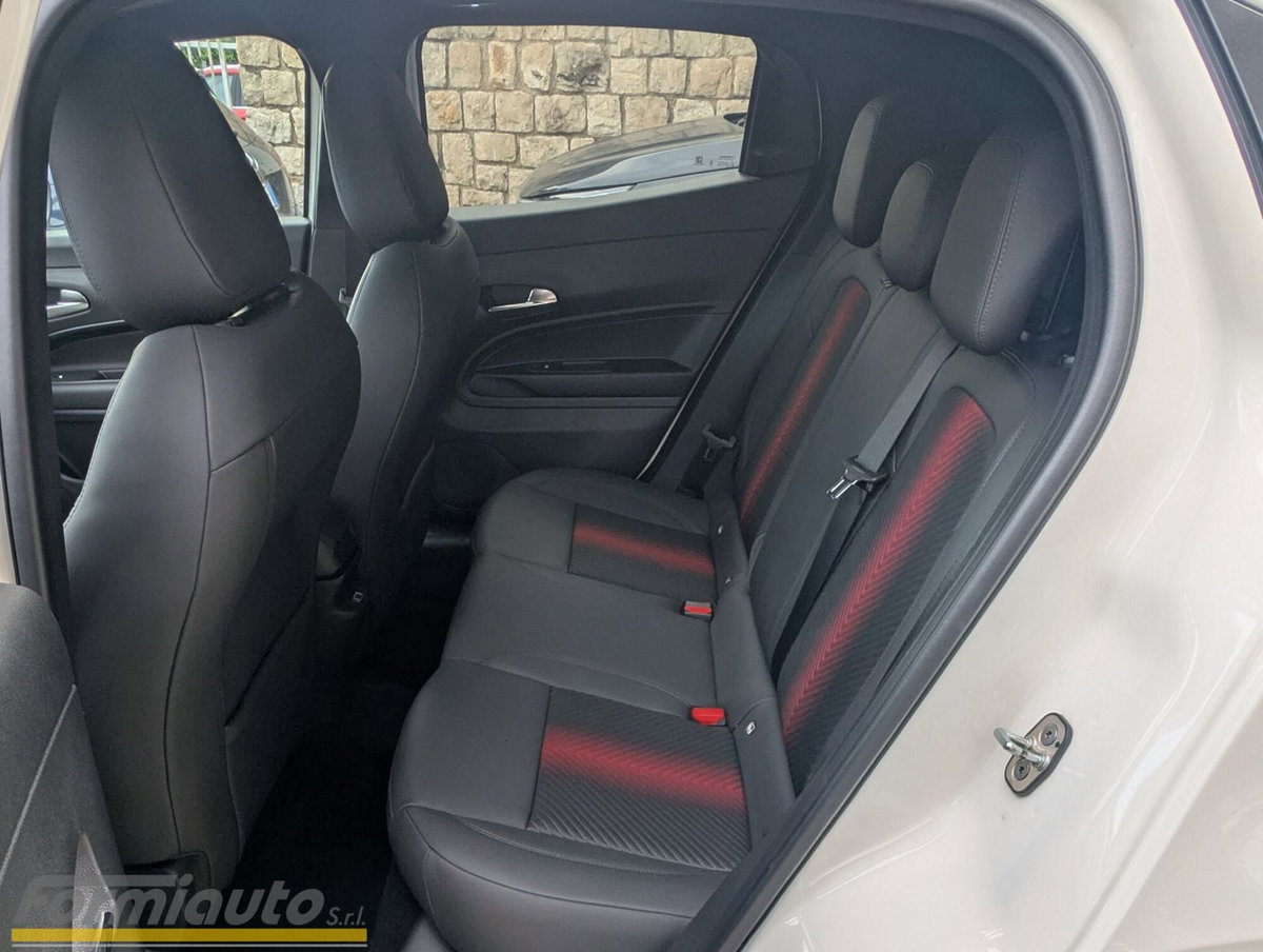 Alfa Romeo Junior 1.2 ibrida Speciale 145cv edct6 (18)