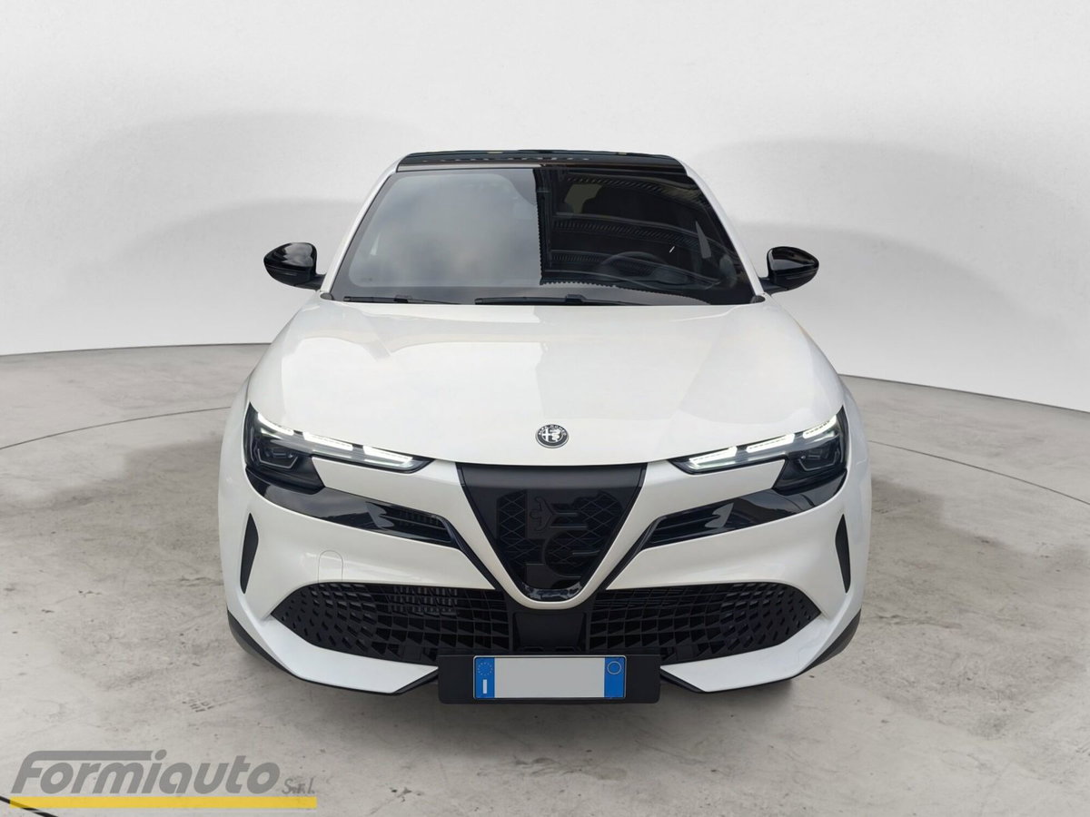 Alfa Romeo Junior 1.2 ibrida Speciale 145cv edct6 (2)