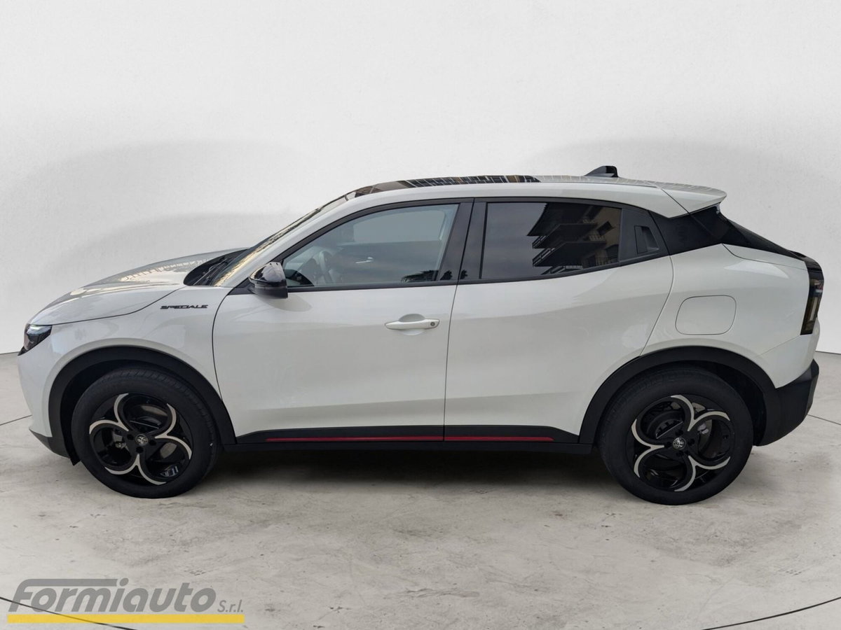 Alfa Romeo Junior 1.2 ibrida Speciale 145cv edct6 (4)
