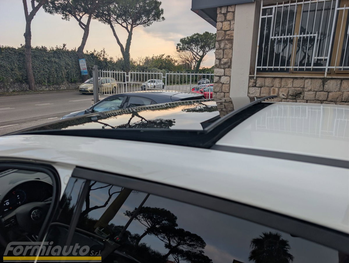 Alfa Romeo Junior 1.2 ibrida Speciale 145cv edct6 (9)