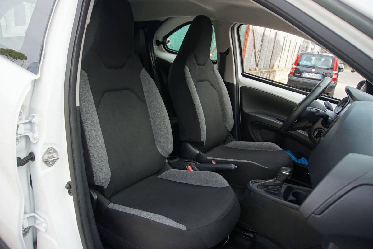 Toyota Aygo X 1.0 VVT-i 72 CV 5 porte Limited S-CVT (10)