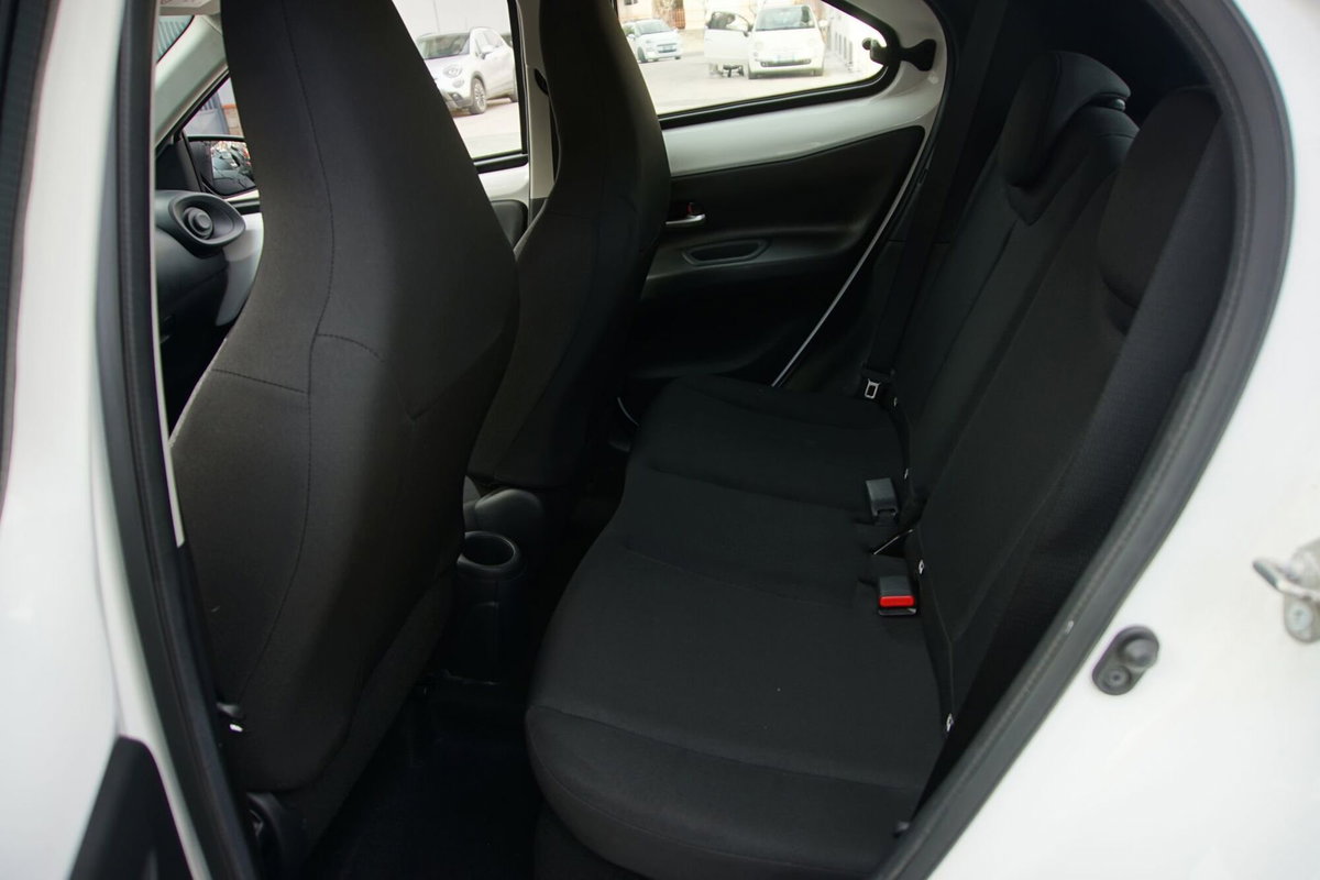 Toyota Aygo X 1.0 VVT-i 72 CV 5 porte Limited S-CVT (11)