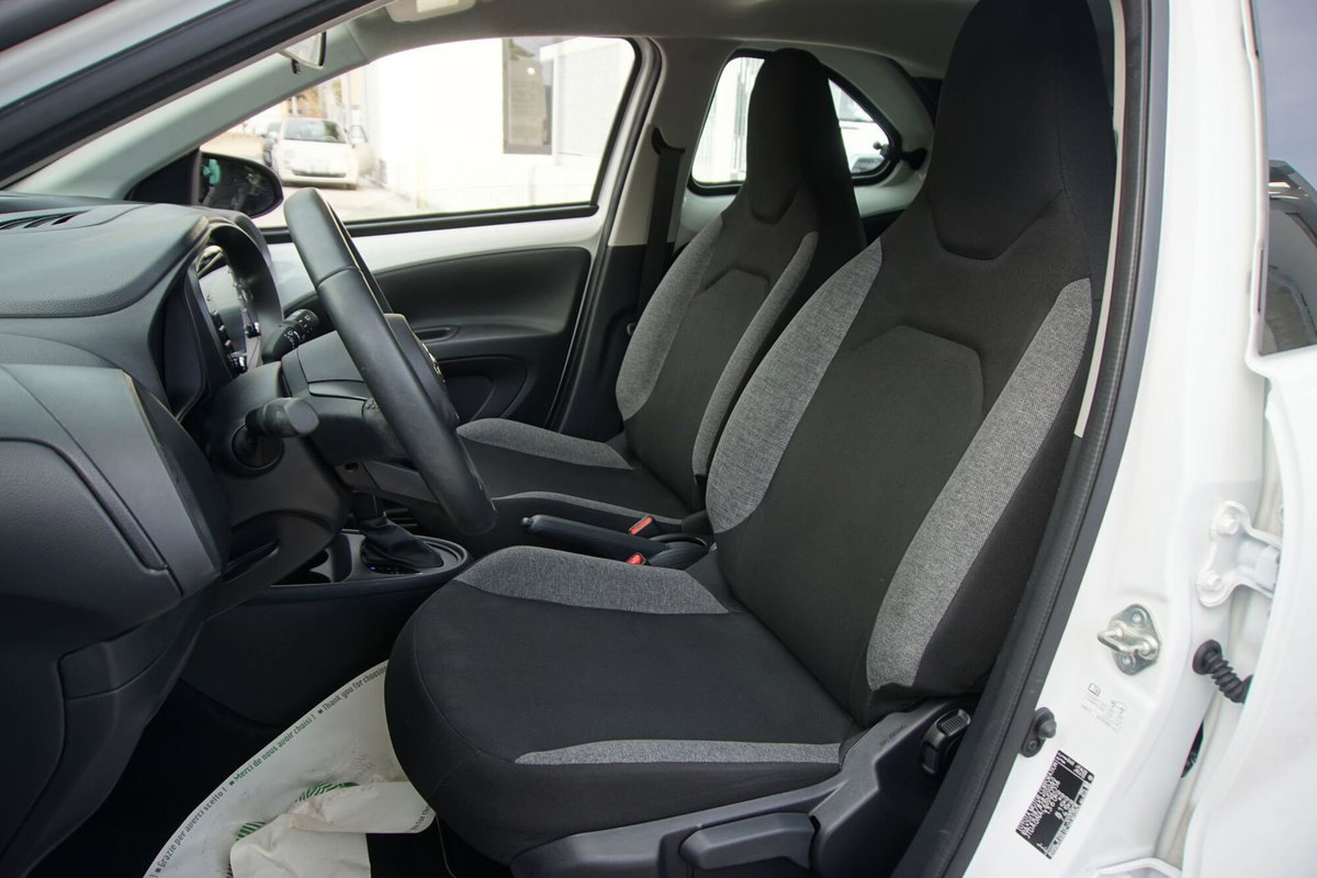 Toyota Aygo X 1.0 VVT-i 72 CV 5 porte Limited S-CVT (4)