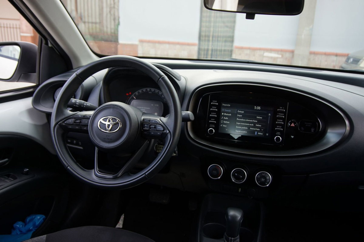 Toyota Aygo X 1.0 VVT-i 72 CV 5 porte Limited S-CVT (6)