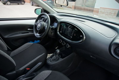 Toyota Aygo X 1.0 VVT-i 72 CV 5 porte Limited S-CVT (9)