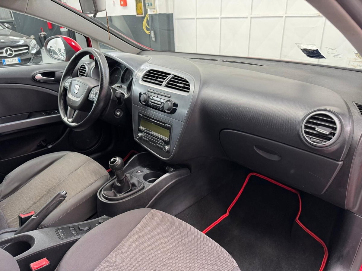 SEAT Leon 1.6 TDI CR DPF DSG Style (5)