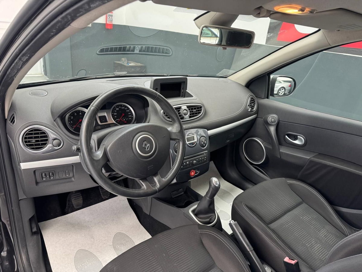 Renault Clio 1.2 16V TCE 100CV 3 porte Luxe (11)
