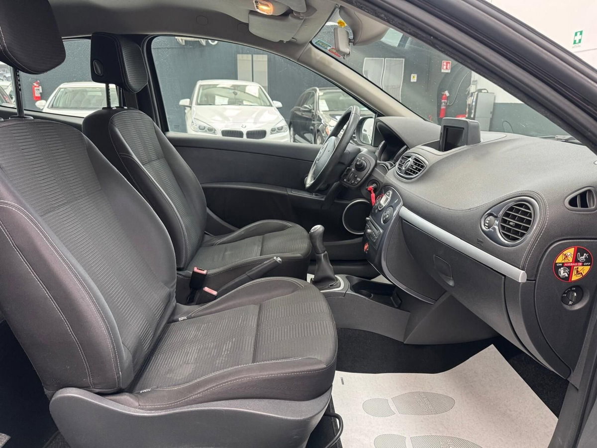 Renault Clio 1.2 16V TCE 100CV 3 porte Luxe (5)