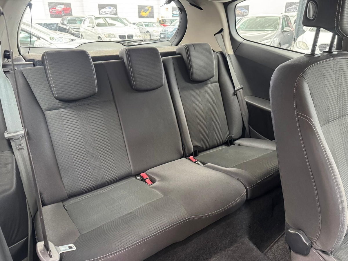 Renault Clio 1.2 16V TCE 100CV 3 porte Luxe (7)