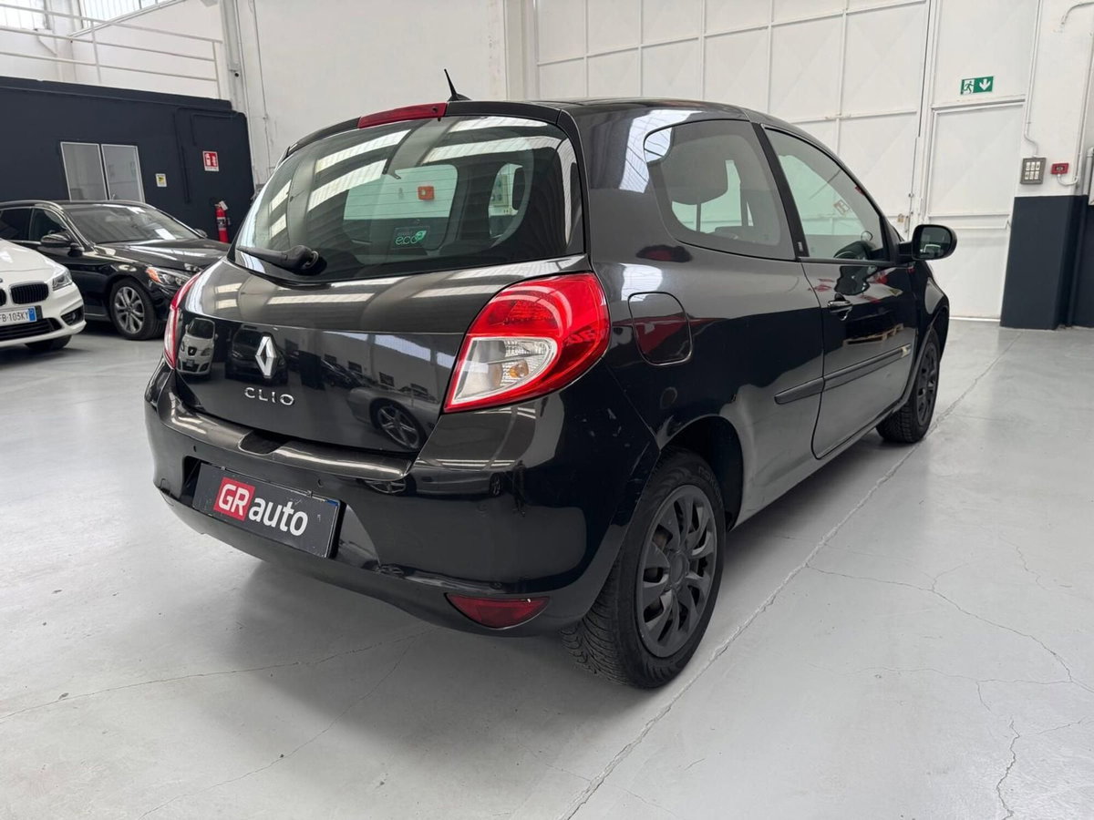 Renault Clio 1.2 16V TCE 100CV 3 porte Luxe (8)