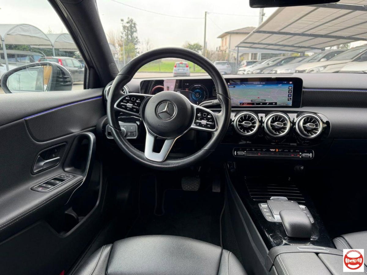 Mercedes-Benz Classe A 180 d Sport (9)