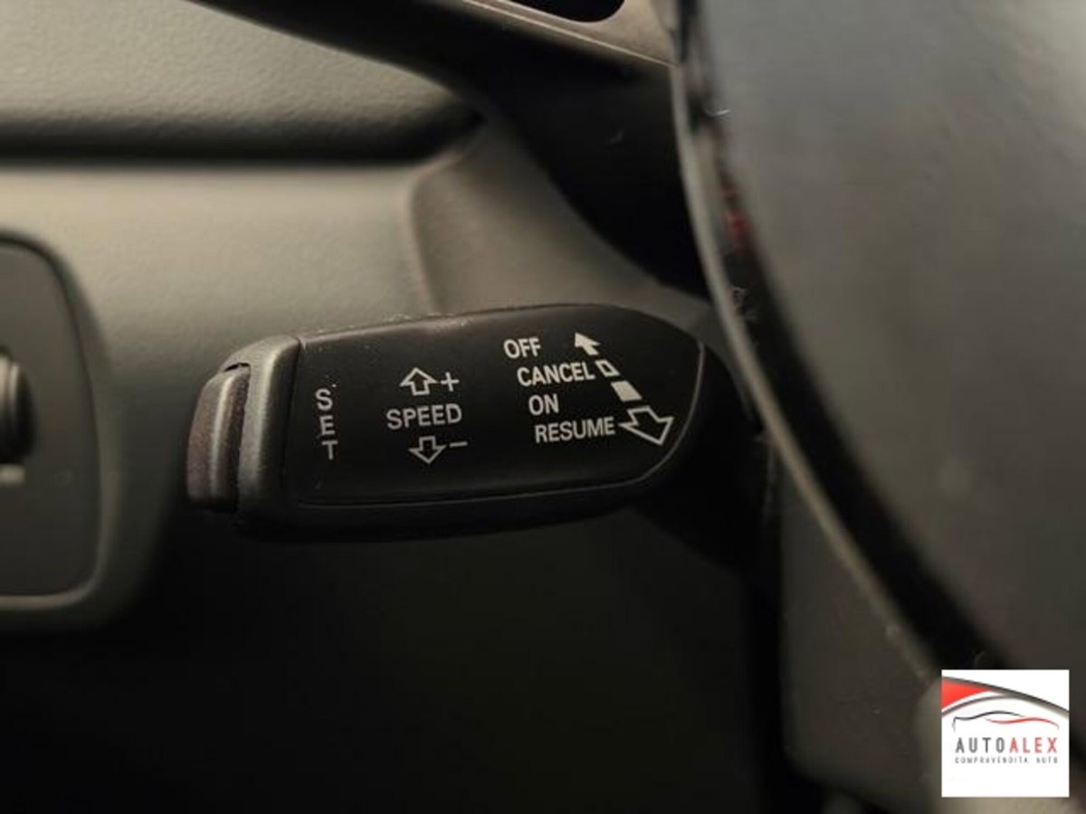 Audi Q3 2.0 TDI 150 CV quattro Sport (10)
