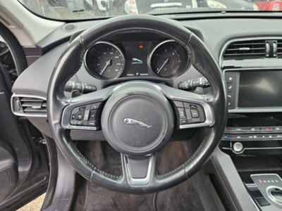 Jaguar F-Pace 2.0 D 180 CV AWD aut. Pure (15)