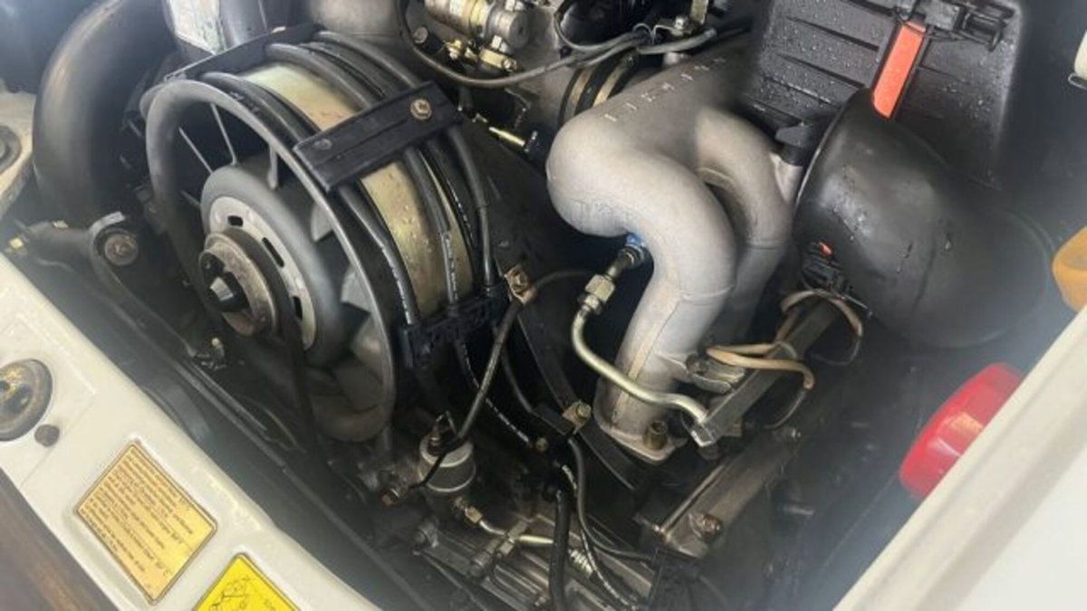 Porsche 911 Cabrio Carrera 3.2 (15)