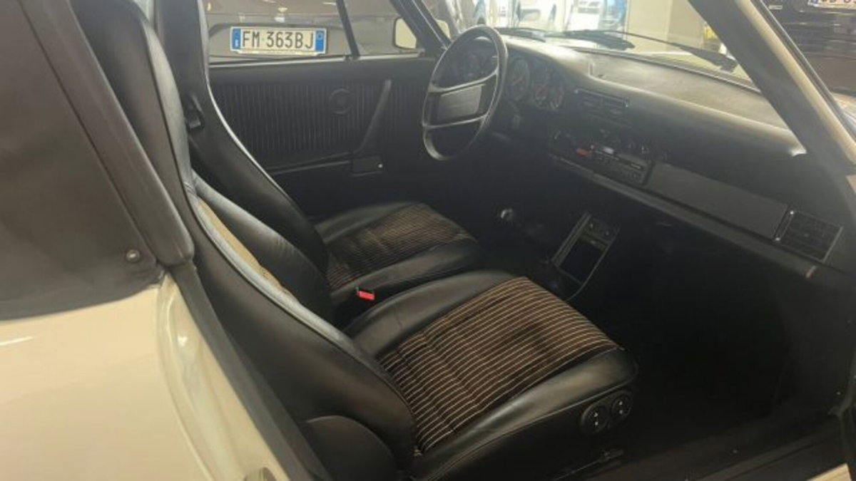 Porsche 911 Cabrio Carrera 3.2 (18)