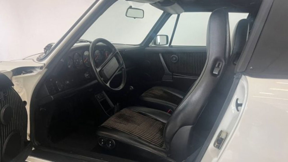 Porsche 911 Cabrio Carrera 3.2 (8)