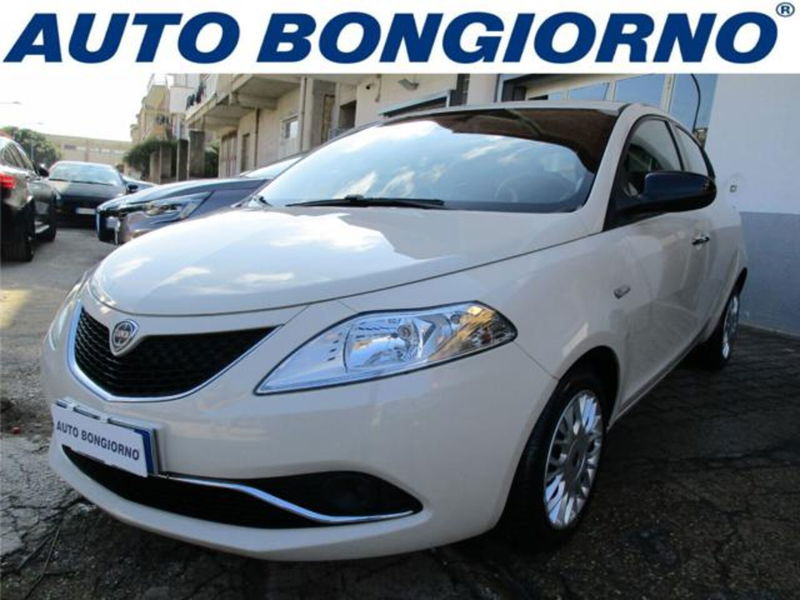 Lancia Ypsilon 1.2 69 CV 5 porte GPL Gold Plus