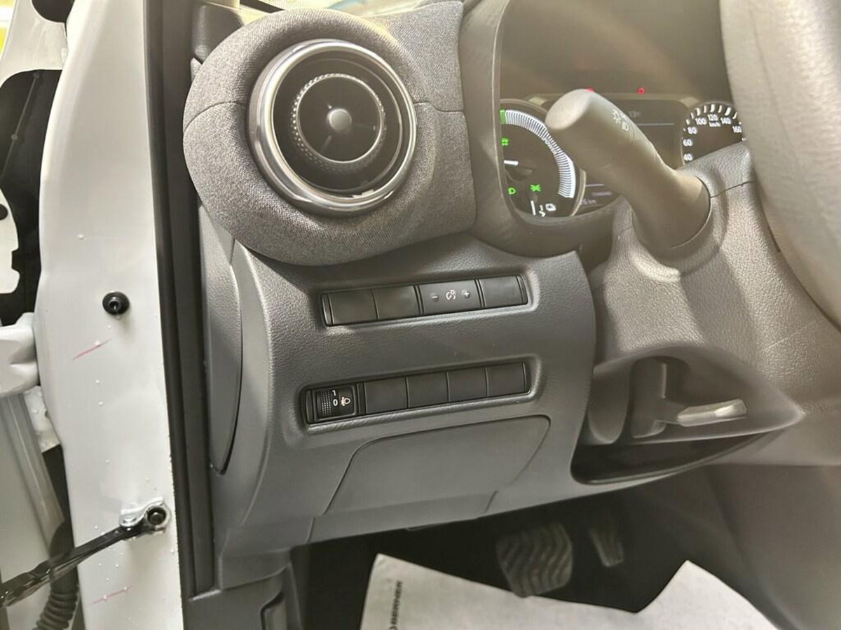 Nissan Juke 1.6 hev Acenta (10)