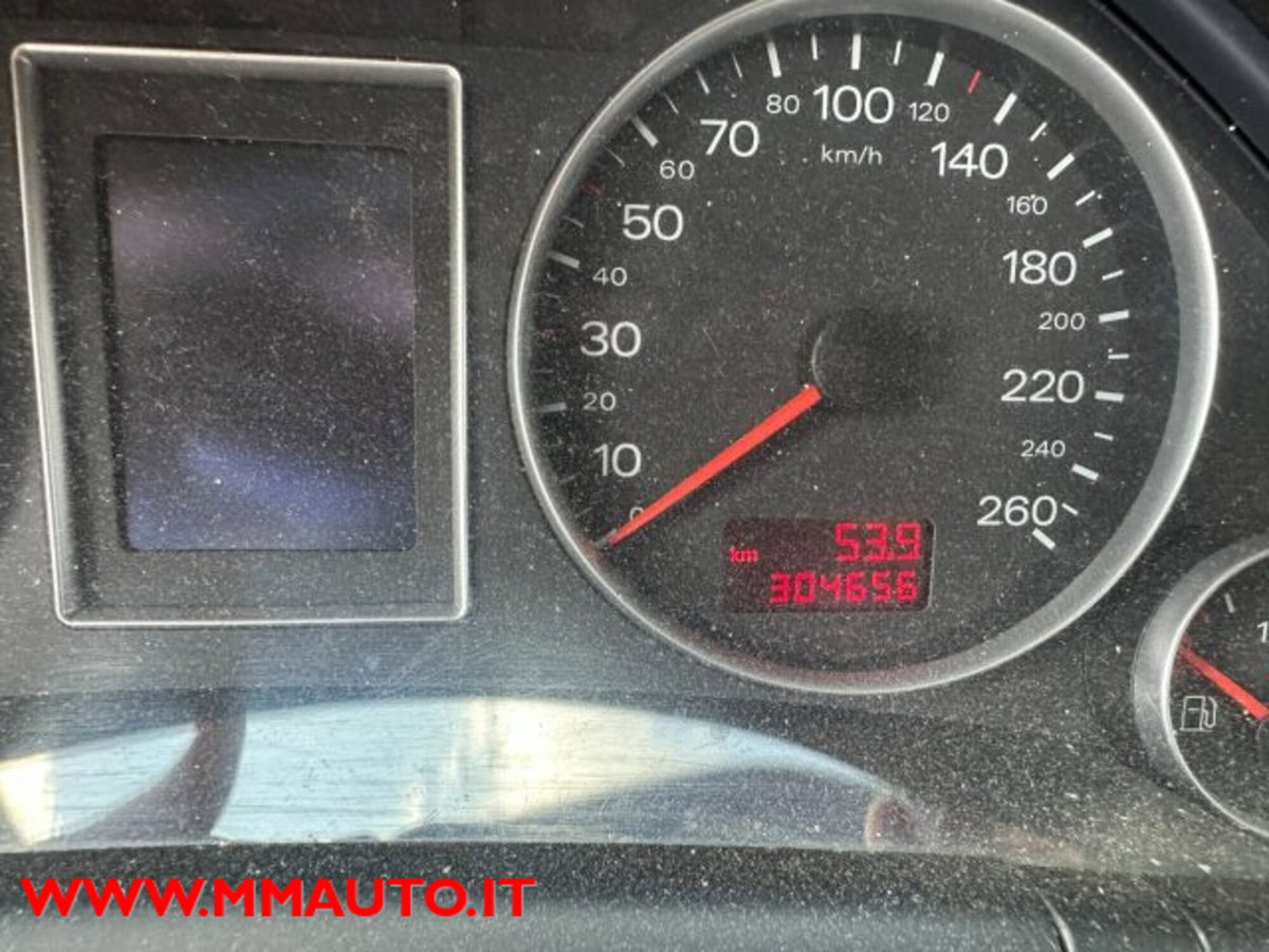 Audi A4 Avant 2.0 16V TDI multitr. Top (11)