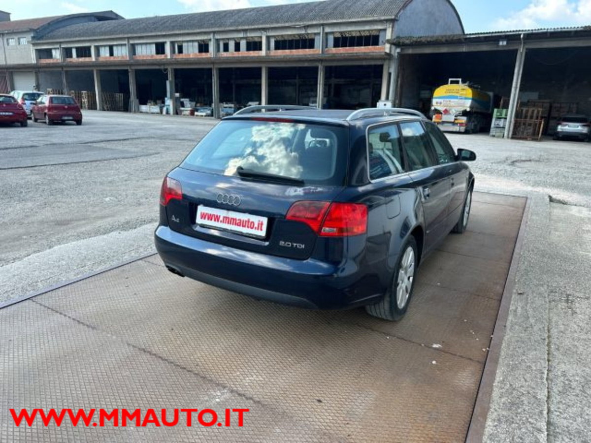 Audi A4 Avant 2.0 16V TDI multitr. Top (5)