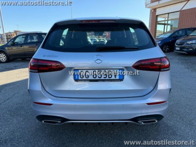 Mercedes-Benz Classe B 180 d Premium (4)
