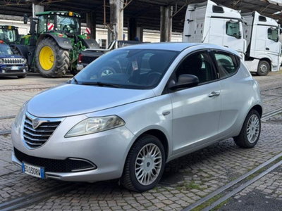 Lancia Ypsilon 1.2 69 CV 5 porte Gold (2)