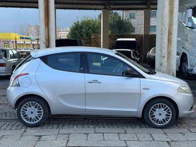 Lancia Ypsilon 1.2 69 CV 5 porte Gold (4)