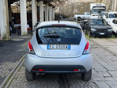 Lancia Ypsilon 1.2 69 CV 5 porte Gold (6)