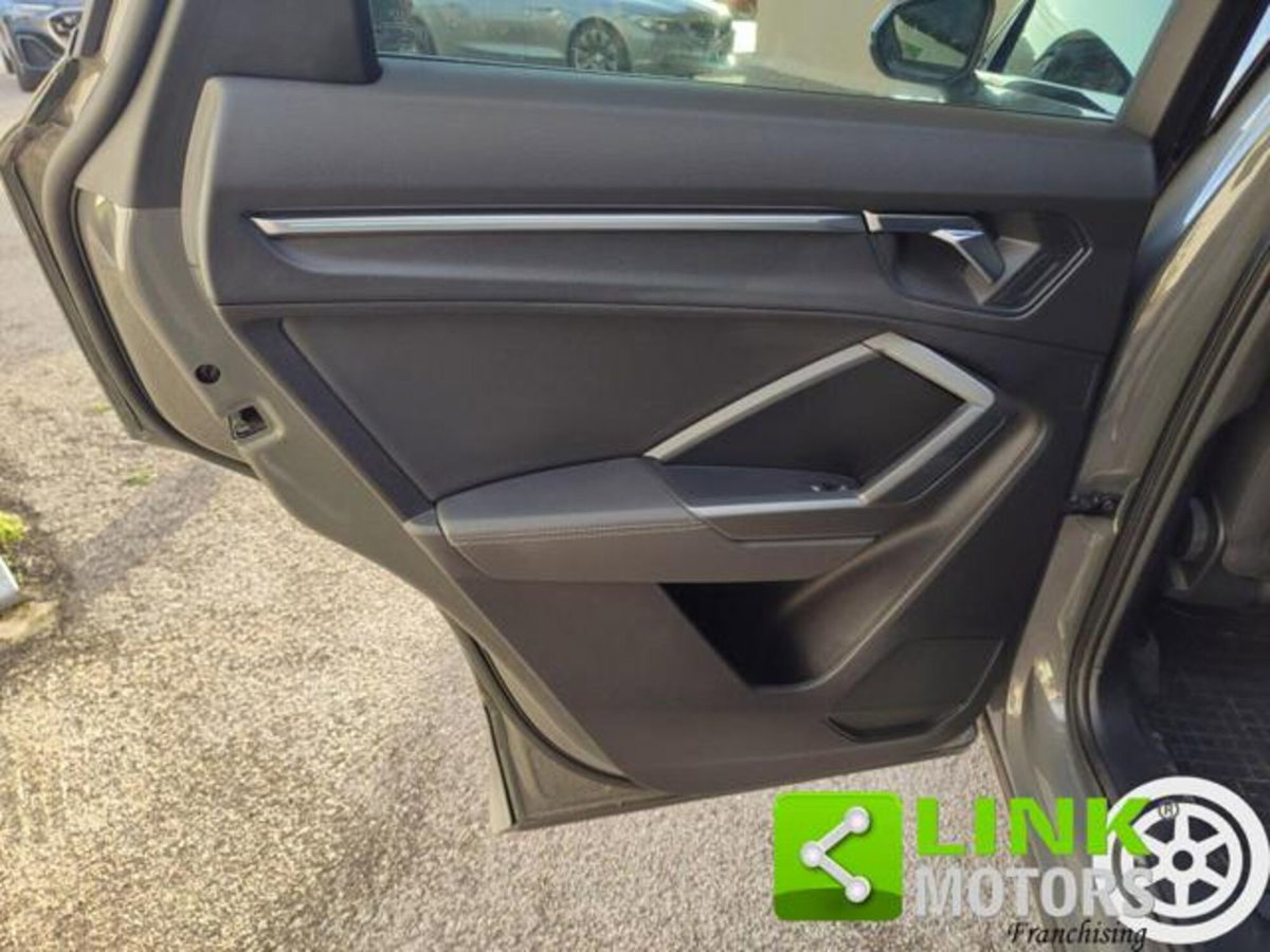 Audi Q3 Sportback 35 TDI quattro S tronic S line edition (15)