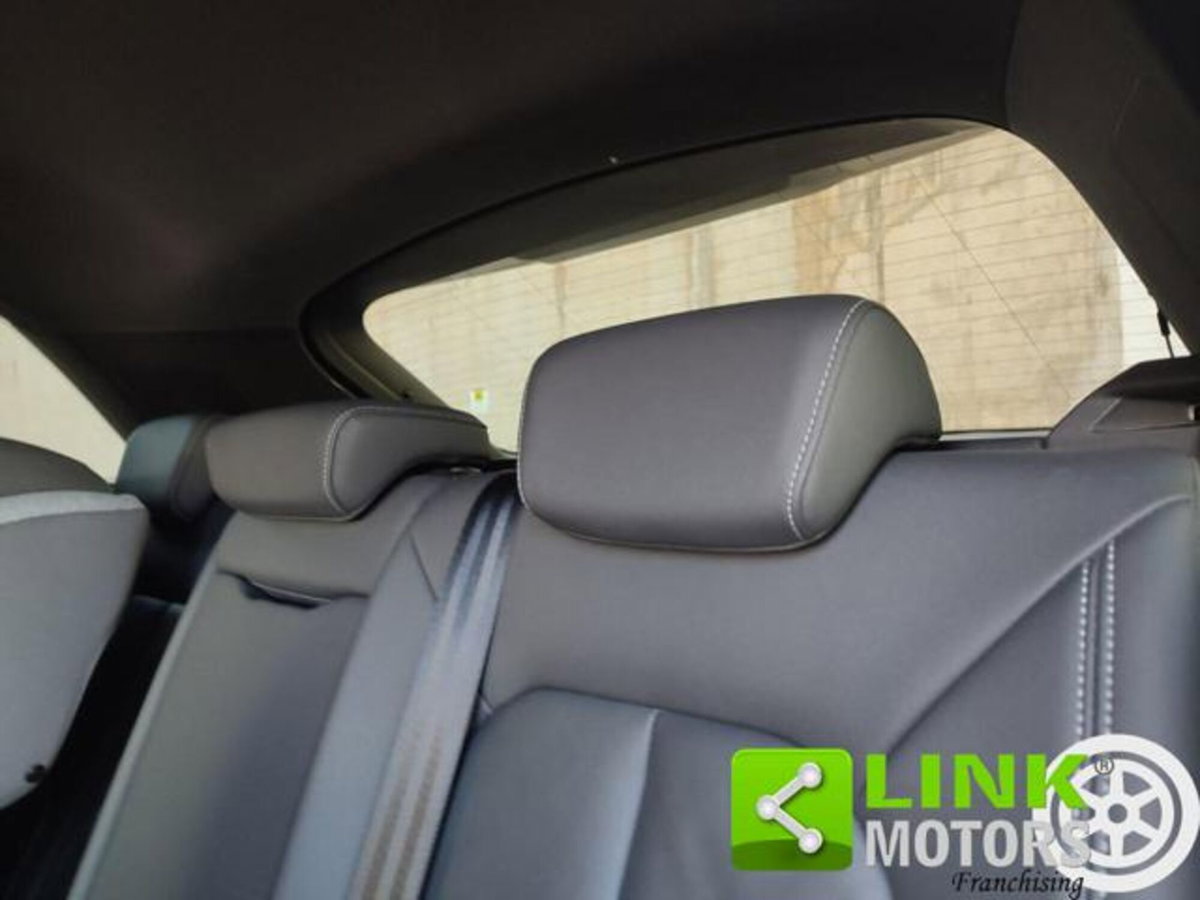 Audi Q3 Sportback 35 TDI quattro S tronic S line edition (17)
