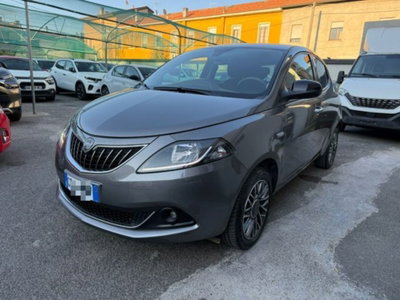 Lancia Ypsilon 1.0 FireFly 5 porte S&S Hybrid Gold Plus usata