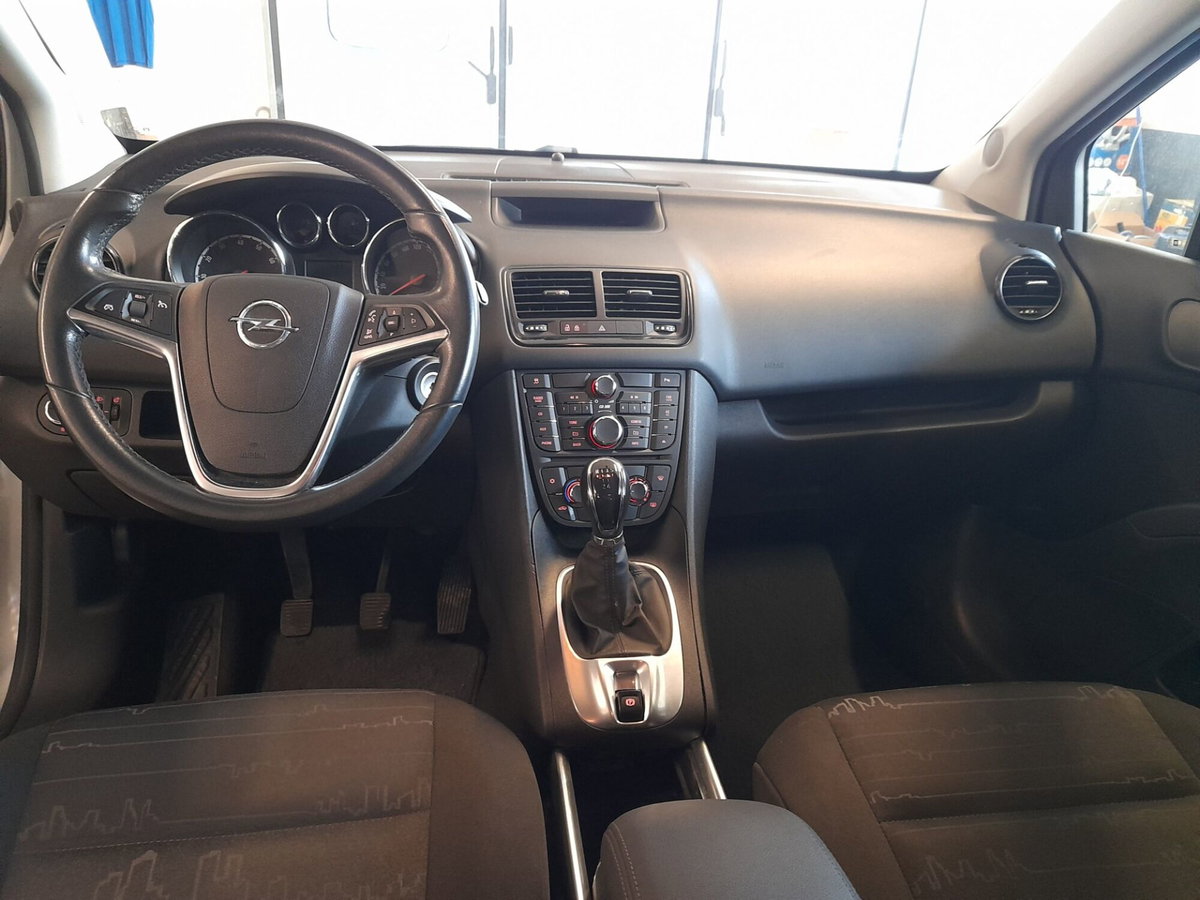 Opel Meriva 1.4 16V Cosmo (6)