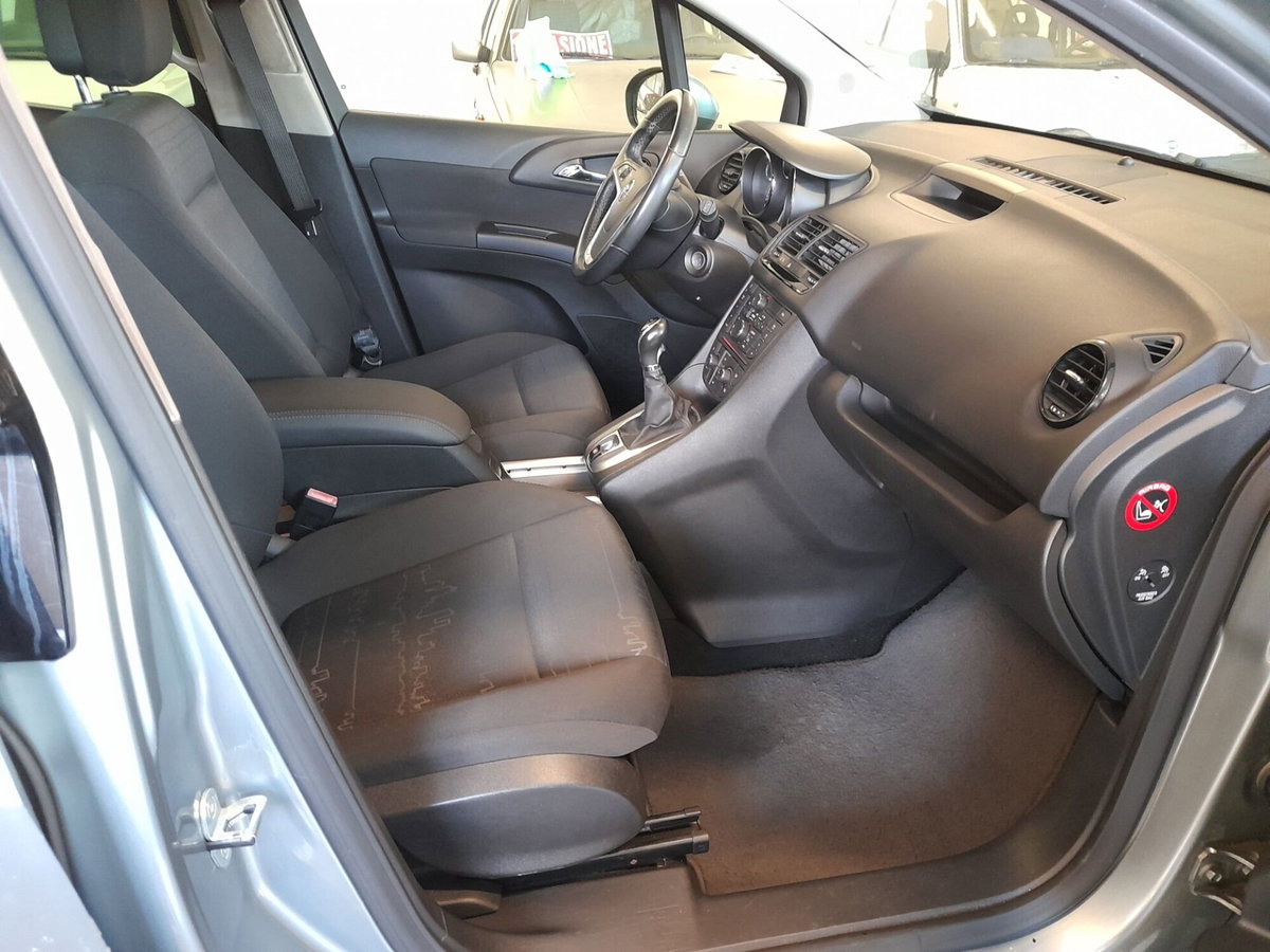 Opel Meriva 1.4 16V Cosmo (7)