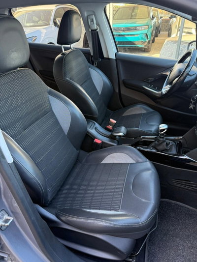Peugeot 2008 100 S&S Black Matt (12)
