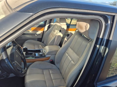 Land Rover Range Rover Sport 3.0 SDV6 HSE (5)