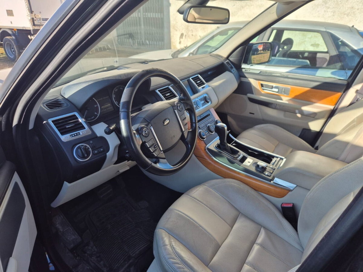 Land Rover Range Rover Sport 3.0 SDV6 HSE (7)