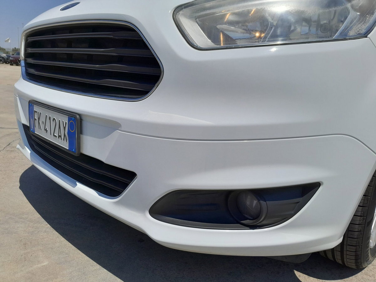 Ford Tourneo Courier 1.5 TDCI 95 CV Titanium (11)